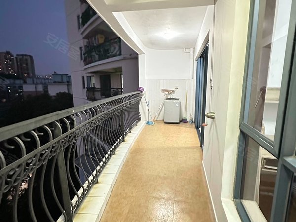 深圳福田竹子林金众香诗美林(新出)香诗美林精装大3房 家私家电全齐