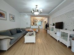 宜城华龙中心宜城城区低楼层，房子透风效果好，感觉整洁，停车方便出租房源真实图片