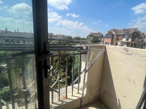 昆山巴城巴城北大资源理城(别墅)资源有独立卫生间出租,有需要的联系