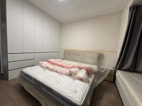 南昌昌北经济开发区昌北经济开发区中海云麓里中海豪华装修三房两厅两卫奶油风，随时看房，拎包入住出租房源真实图片