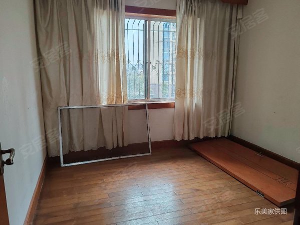 十陵小区套三双卫出售位于成渝立交外侧