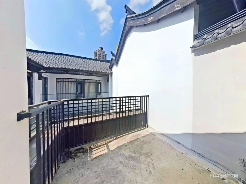 尹山湖畔 凤栖梧桐 新中式园林联排别墅 下沉式花园150平