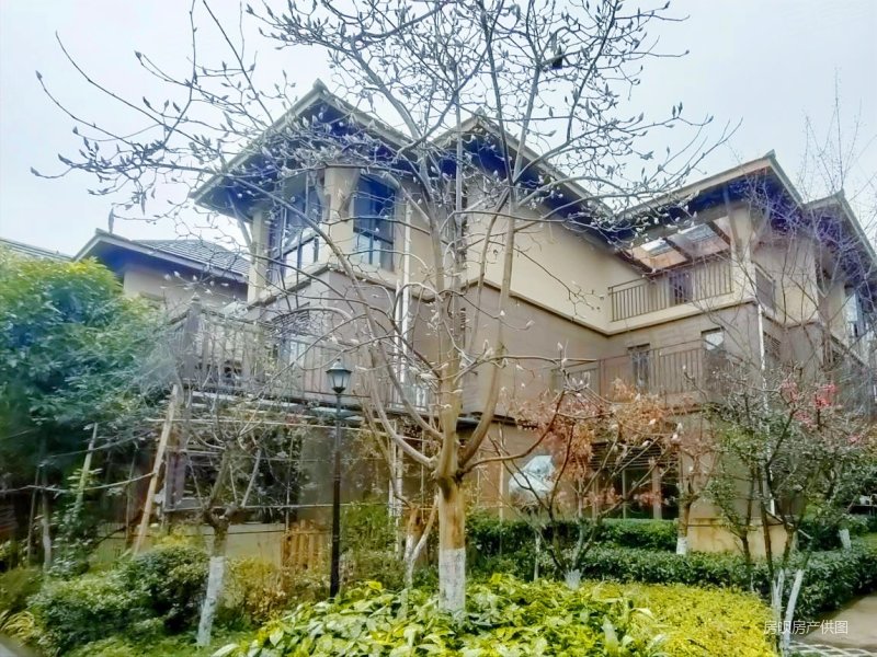 御青城度假别墅5室3厅3卫109.49㎡南162万