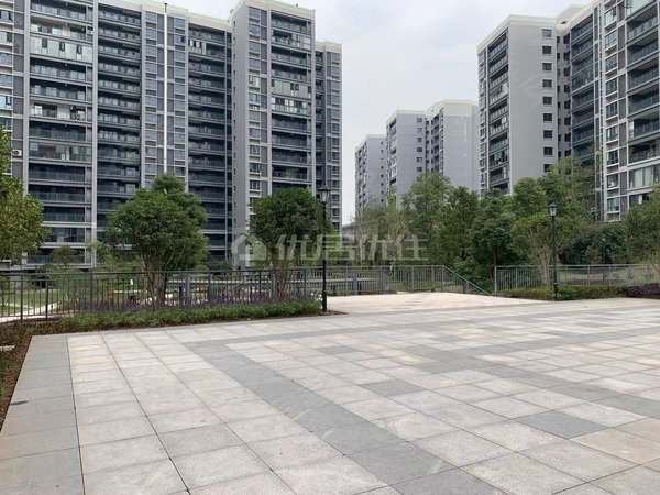 重庆渝北空港川航佳园128平川航佳园3室整租押一付三精装2600元每月