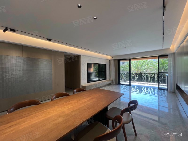 凯旋新世界枫丹丽舍