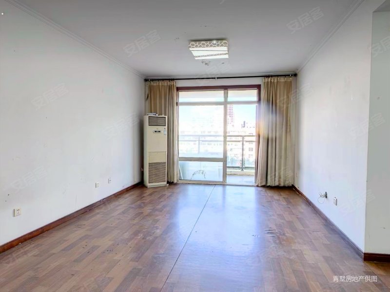 千禧龙花园新上好房 业主急售 满五   套三双卫 有车位