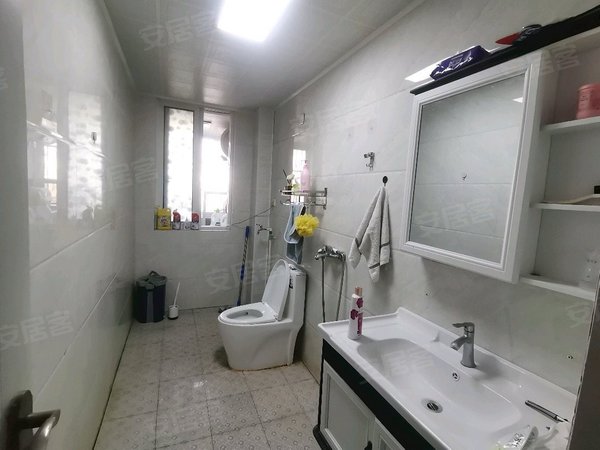 连云港东海东海市区水晶名都(东区)水晶名都东区精装三室两厅采光好