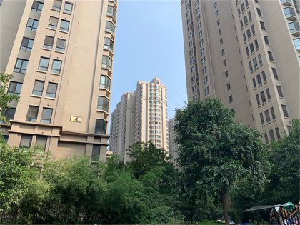 荣城小区优点,不足,西安荣城小区怎么样,荣城小区周边房产中介经纪人