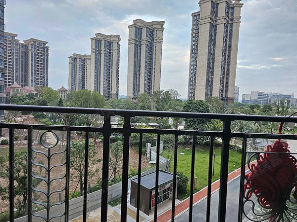 广州南沙万顷沙恒大阳光半岛店在阳光半岛,东南朝向三房出租出租房源