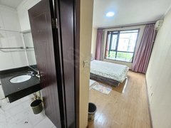 西安曲江新区雁南五路8号线曲江池西地铁口,大唐芙蓉园,万众国际,主卧独卫带飘窗出租房源真实图片