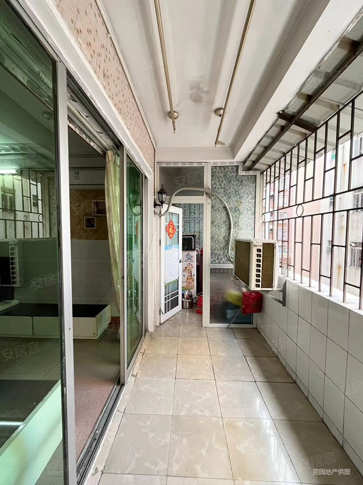 东城 富怡花园 低层两房 小区管理 可入户 有平台