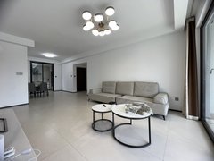 温岭温岭市区锦江中心湖悦华庭 四室两卫 空间大 密码锁 带车位 3400每月可谈出租房源真实图片