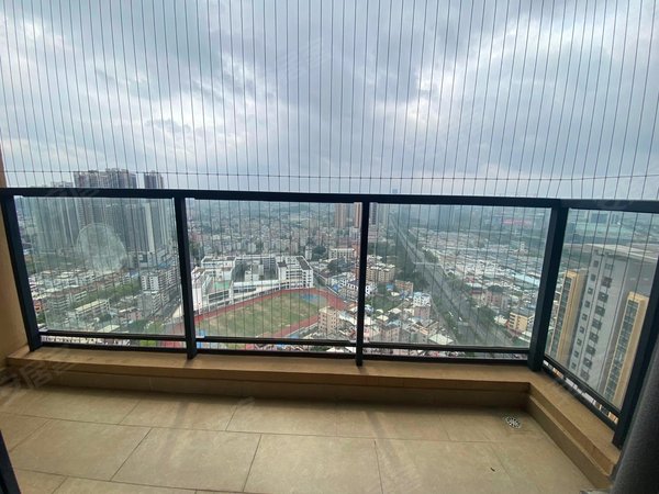 【多图】平湖佳兆业广场,平湖租房,金御雅园!新出三房,全齐拎包入住!