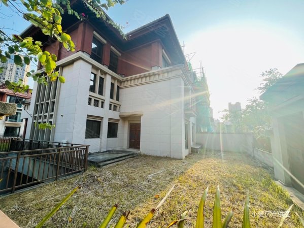 阳光城翡丽湾  端头独栋别墅!大草地300多平方 急售!