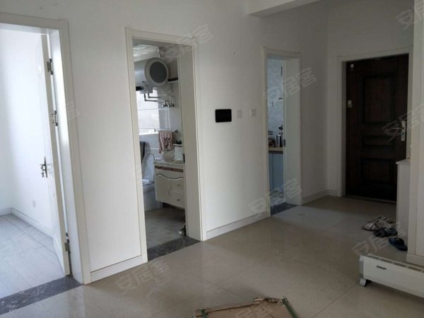 【多图】国信国际公馆,银泰城租房,国信!精装3室 !停车方便 !