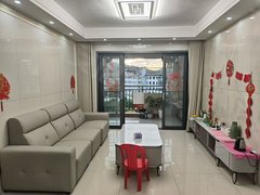 梅州梅县府前大道粤东医院附近，幸福里小区，四房两厅，中间楼层，1600元出租房源真实图片