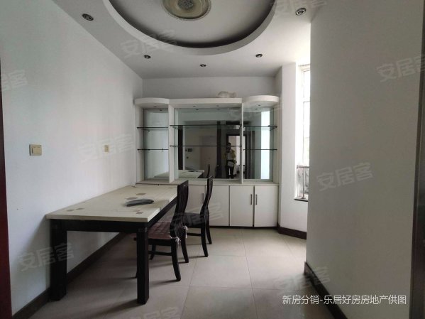 汀香水榭 正南朝向 满二 精装修 临地铁 大两居金银湖