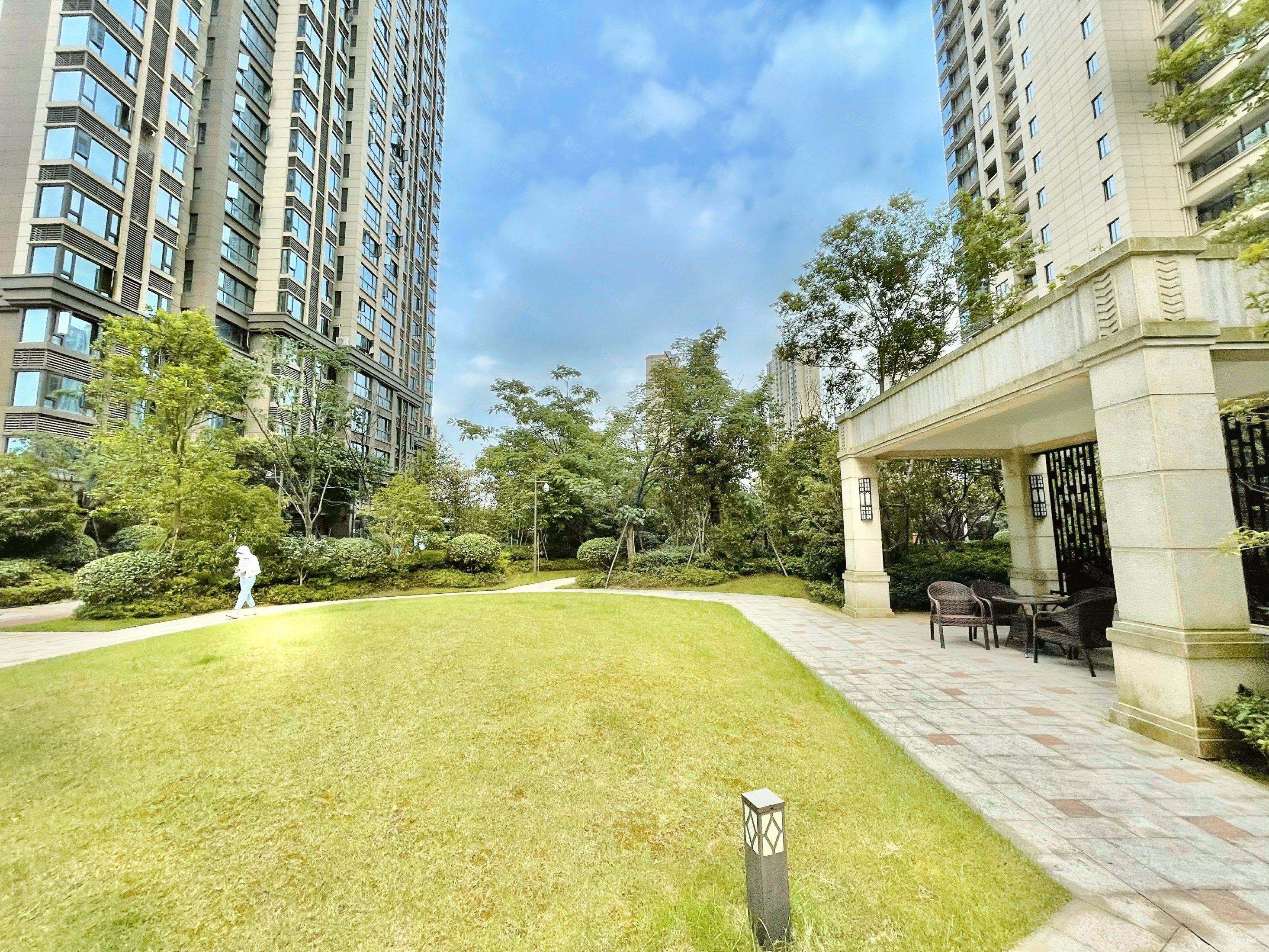 万达滨江华府n3区4室2厅2卫181㎡南北160万