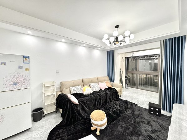 海宁长安镇农发区盈都君悦盈都君悦 自住装修 全屋定制 三室两厅一卫出租房源真实图片