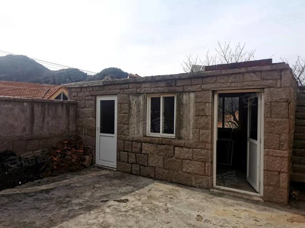 青岛崂山沙子口大崂社区自建房崂山北宅晖流村,正房带西平房,院子大