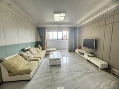 恩施恩施市小渡船九尊上苑三期 精装 4 房2400 月，真实图片出租房源真实图片