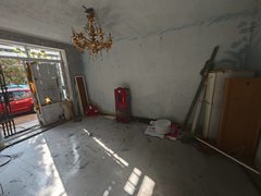 锦州古塔山西街平安里一楼出租可做仓库小饭桌紧挨保二小学屋里什么也没有出租房源真实图片