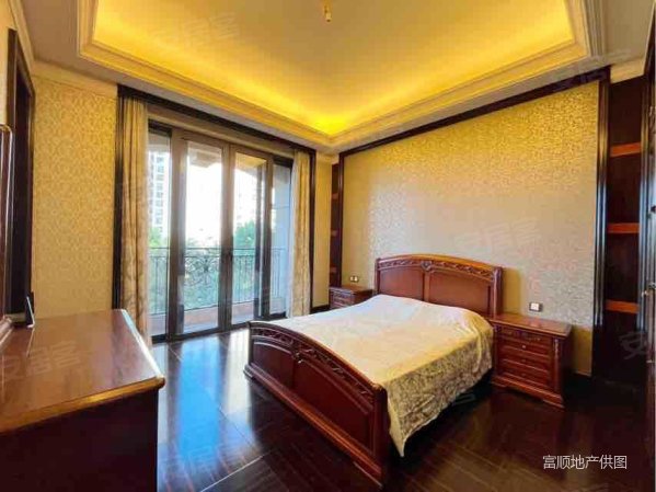 上海星河湾(二期)3室2厅3卫240㎡南北1520万