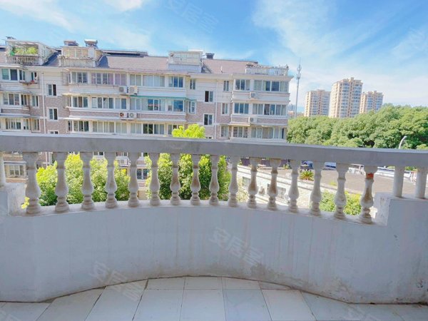 宁波鄞州万达广场半岛名邸半岛名邸合租单间有阳台 万达广场 四明中路