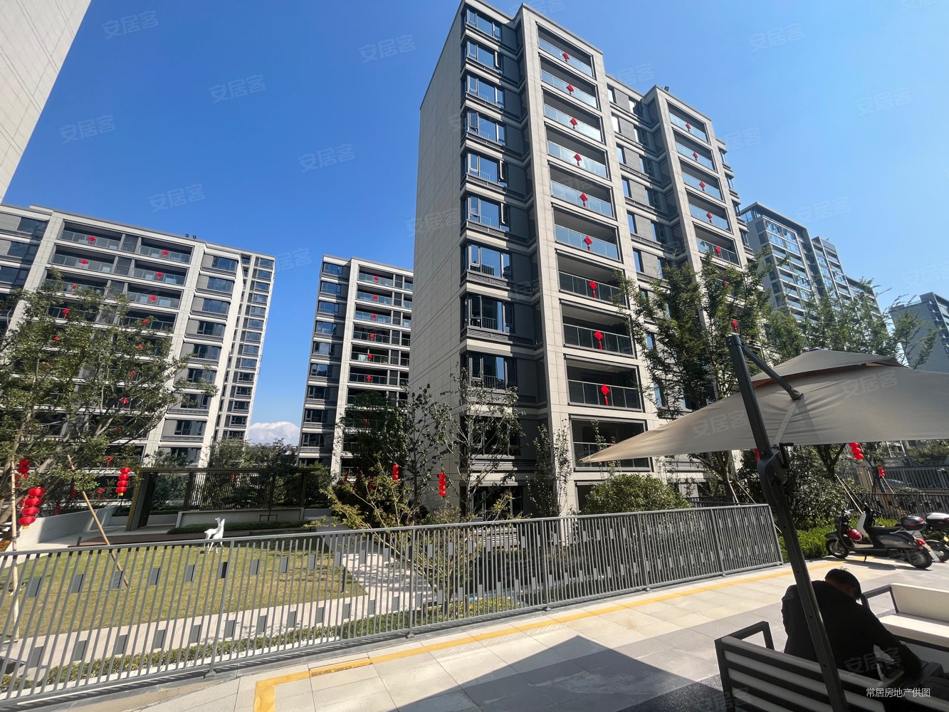 银泰旁全新洋房东义府107平好楼层带车位155万