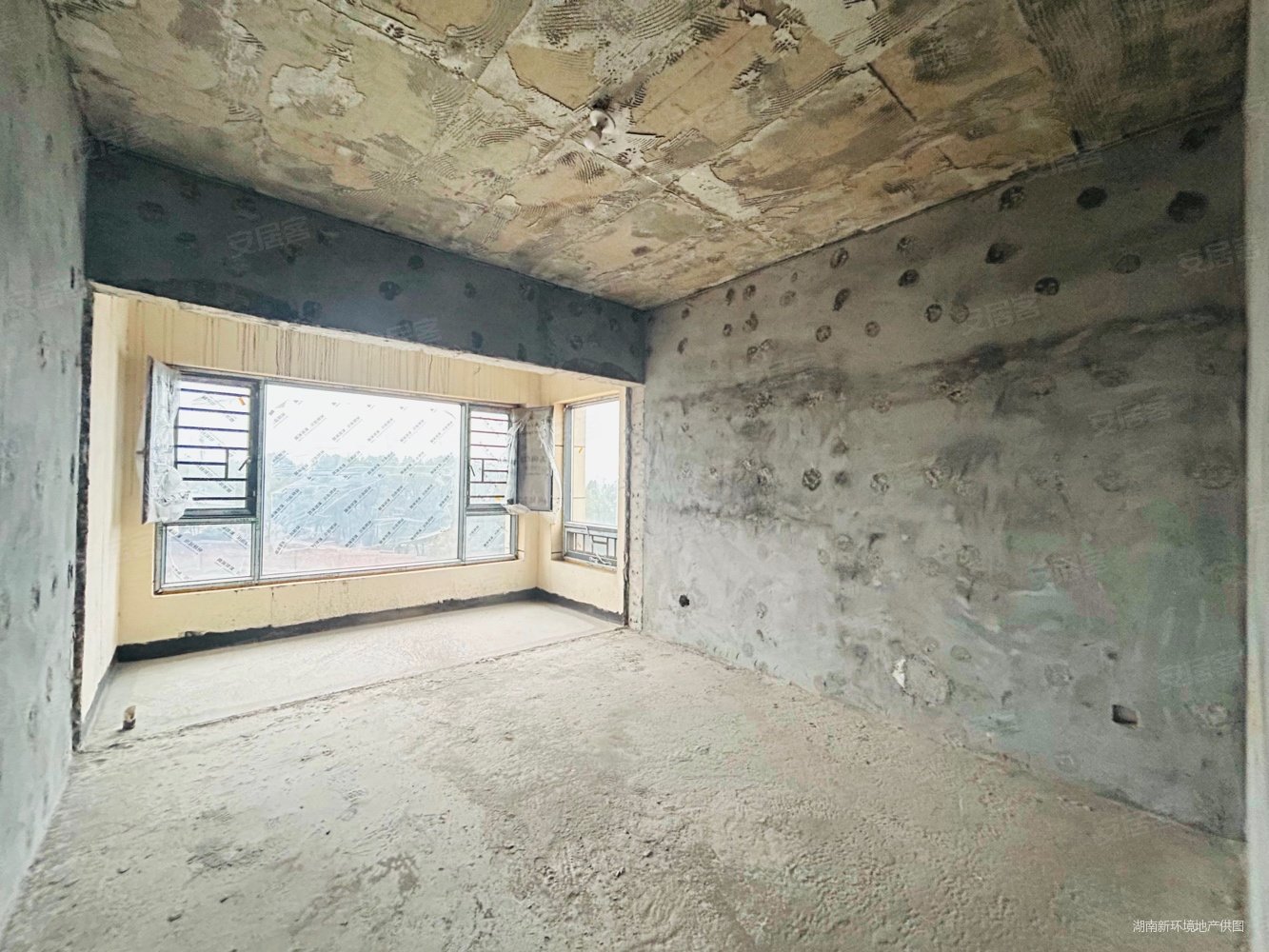 每间房看湘江,无遮挡,已改造,已封窗,仰天湖隔壁,派郡外中雅,东能华府