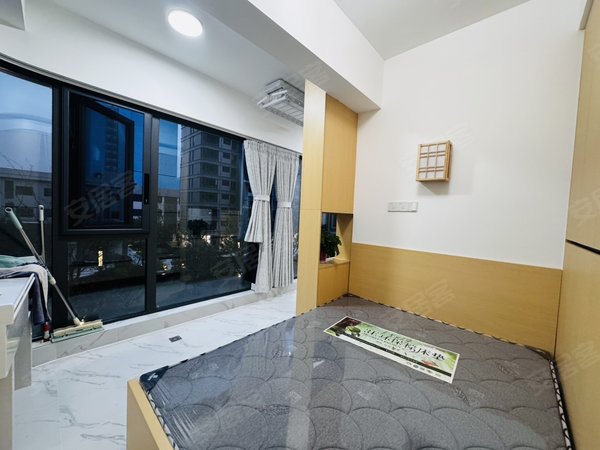 金华婺城湖海塘映湖华府金华罕见大平层6房超大客厅落地窗超大衣帽间全屋智能家居房源多出租房源真实图片