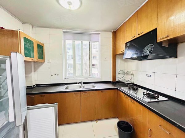 三号线地铁站东浜新苑两室出租近港龙城新区医院拎包入住