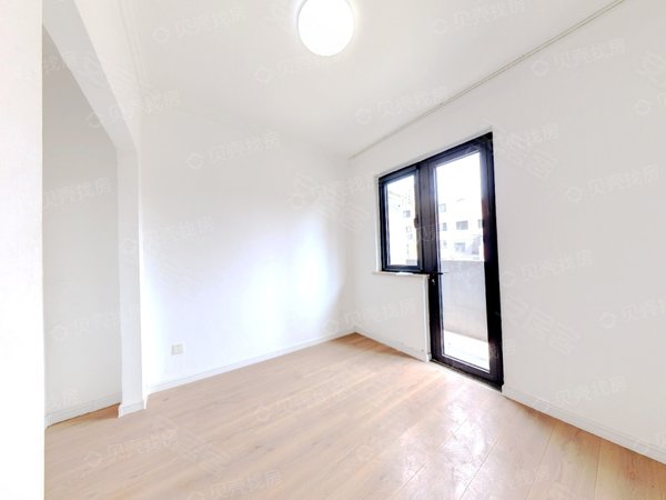 青岛城阳白云山公园澜公馆澜公馆 大套四双卫  精装修  价格美丽出租