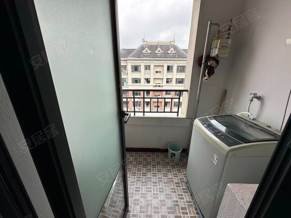 重庆沙坪坝大学城龙湖u城10组团龙湖u城观澜洋房,带大露台,位置安静
