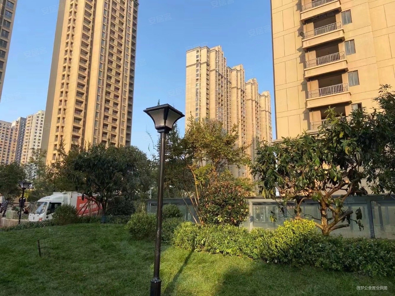 环园中路地铁口香颂国际城小区小三室南北通透