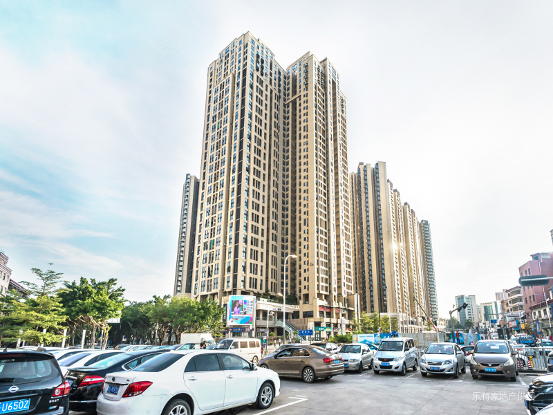 华盛峰荟名庭(商住楼)1室0厅1卫33㎡南80万