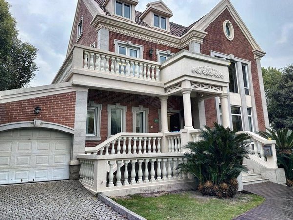 上海浦东碧云云间绿大地(别墅)云间好房出租品相上佳出租房源真实图片