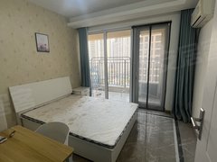 青岛城阳高新区世茂52旁 纯女生 南卧带空调 拎包入住 随时看房 可做饭出租房源真实图片