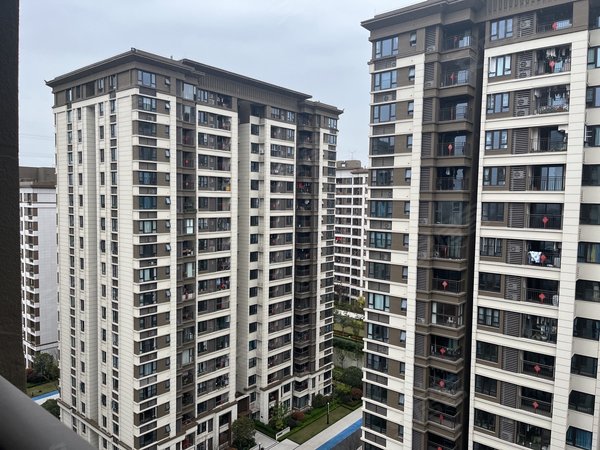 重庆北碚水土万科四季花城一期两江新区精装3房下楼及轻轨交通便利