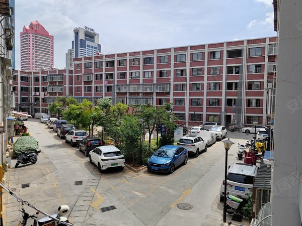 昆明官渡和平村塘双路5号小区北京路塘子巷地铁口旁塘双路一室出租 带