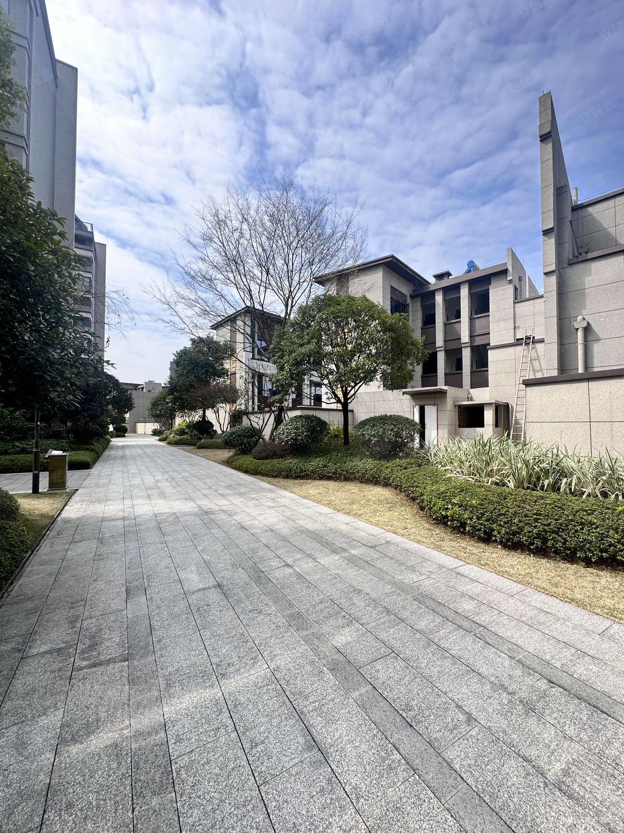 兴进漓江郡府丹桂府