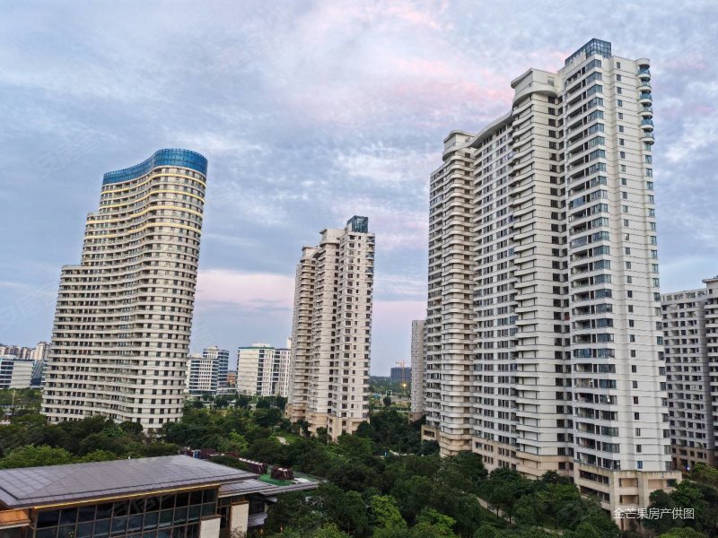 大东湖悦海湾3室2厅2卫120㎡南北96万