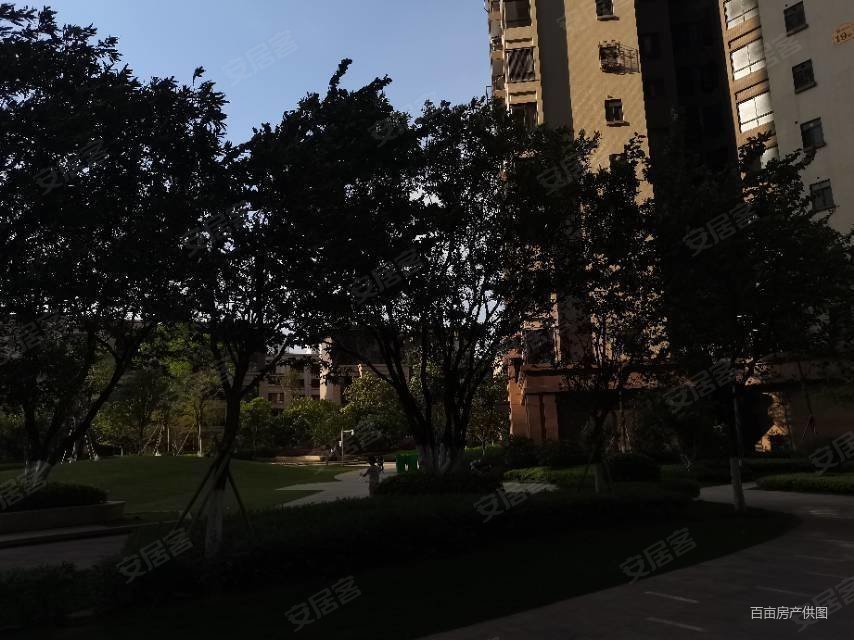 好房推荐古镇旁悦景台电梯精装三房房子价格实惠看房方便