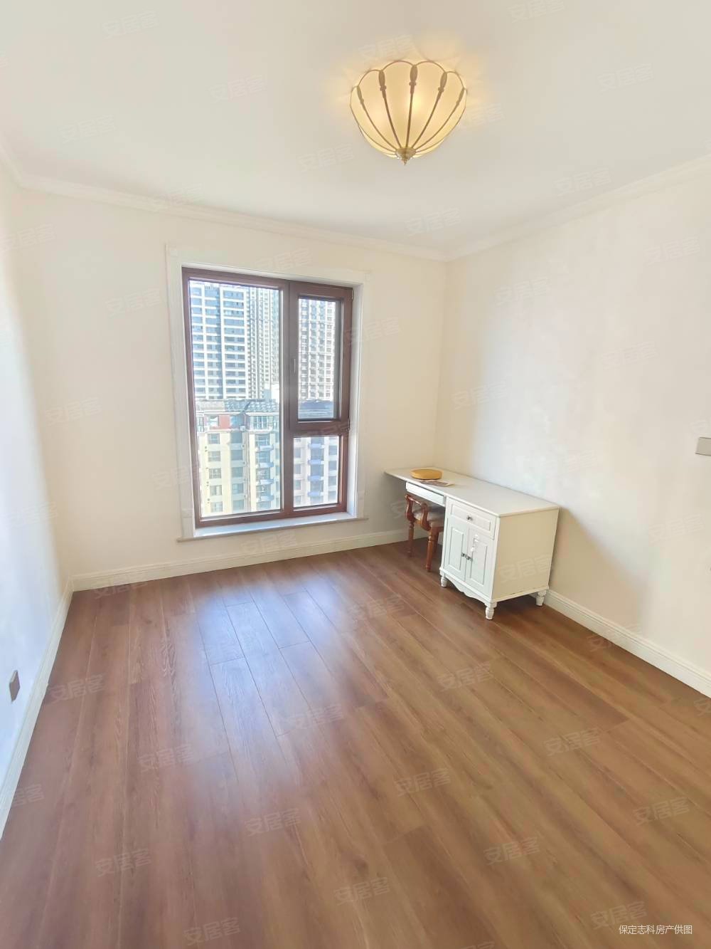 源盛嘉禾B区4室2厅2卫158.5㎡南北132万