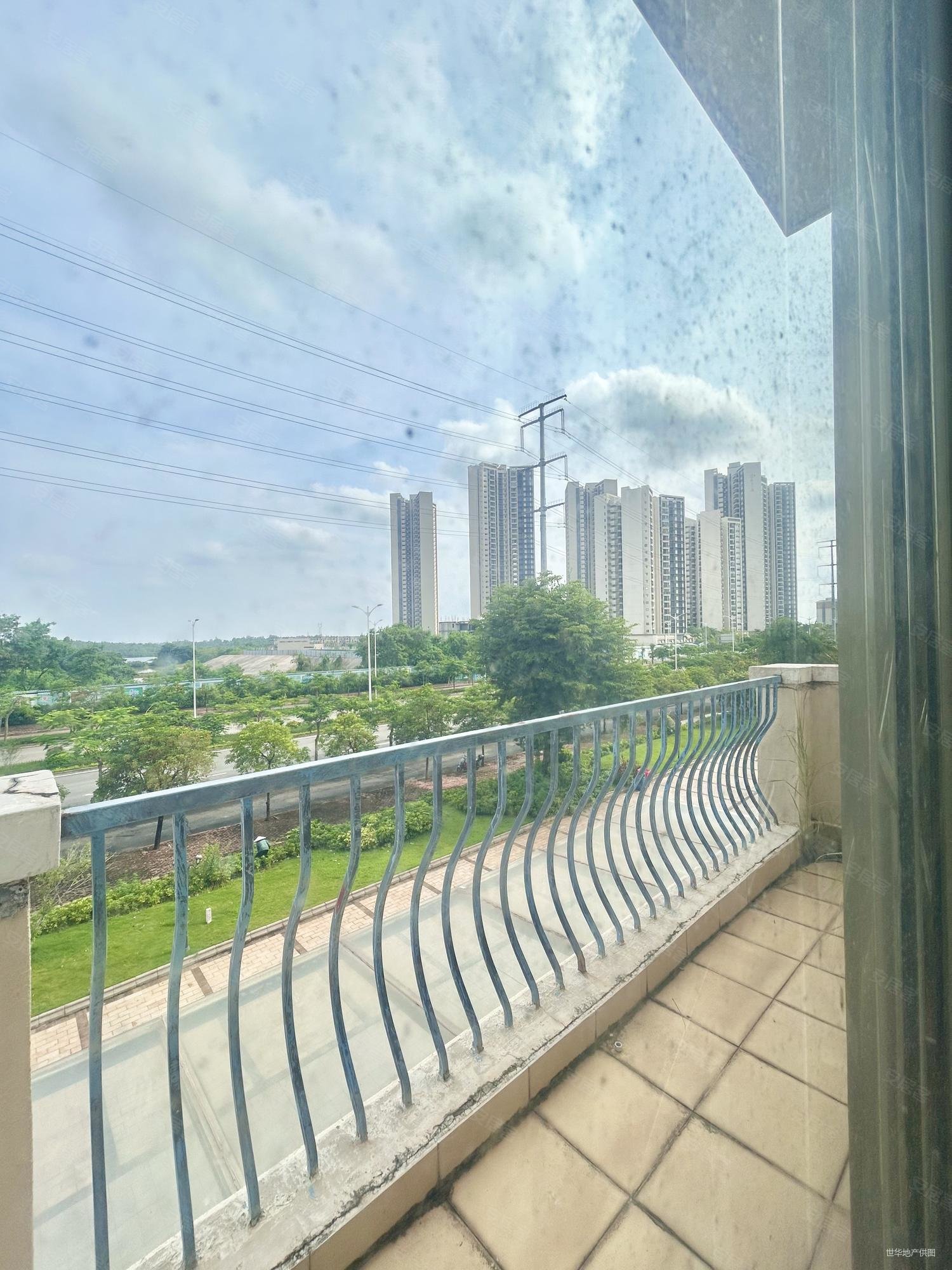 茂名碧桂园4室2厅3卫198㎡南北75.8万