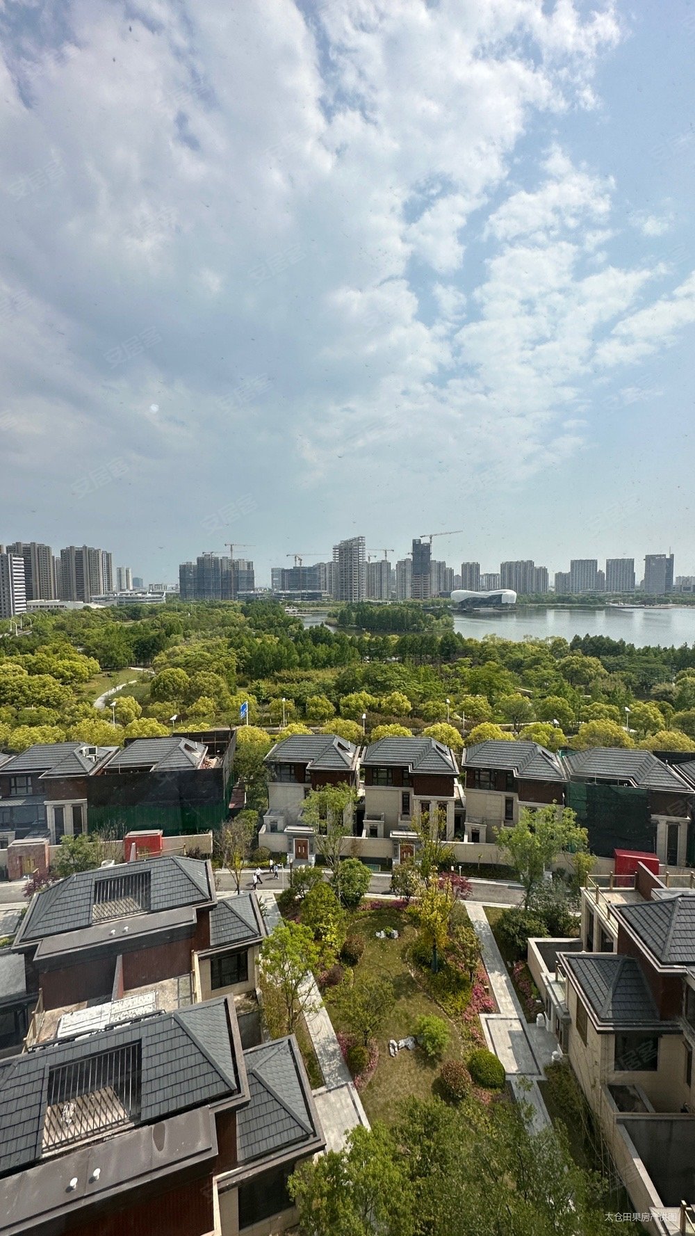 阳台看天镜湖太仓院子次新房南北通透双卫格局电梯房