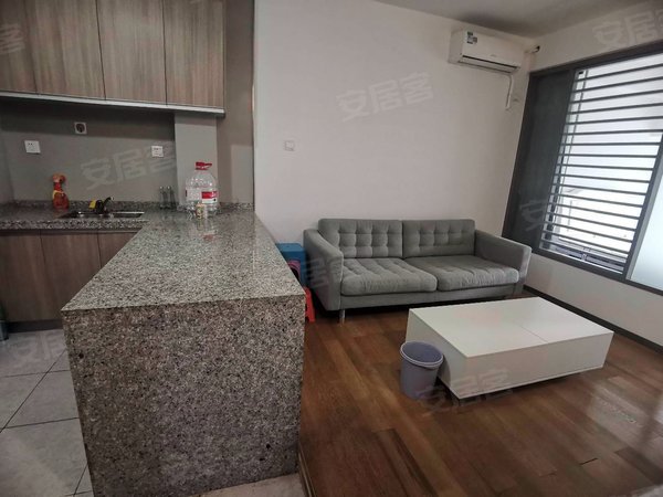 深圳宝安流塘流塘阳光流塘阳光公寓新出精装靓房看房有钥匙出租房源