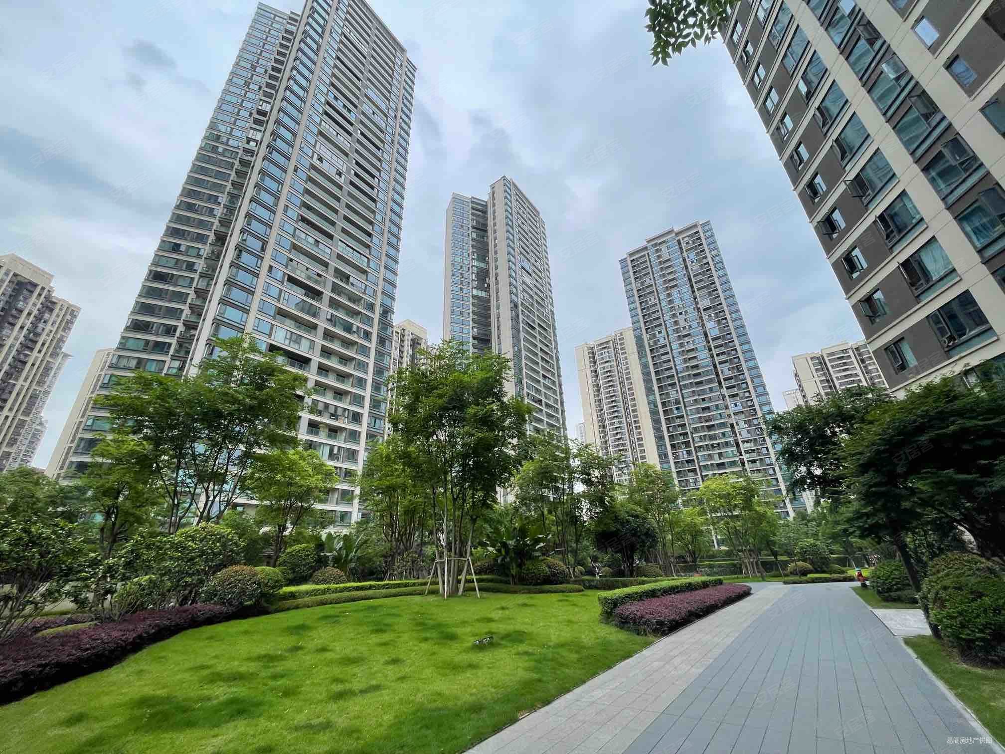 北滨路鎏家码头 臻藏四房 户型方正 采光好 随时可,融景城馨苑二手房