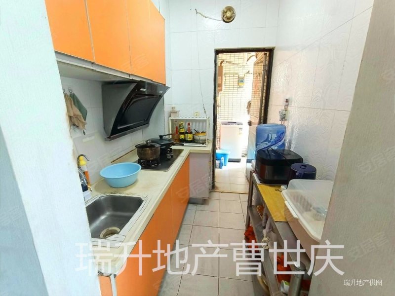 楼龄新 有电梯 中间好楼层 南北通透 近地铁 环境优美,聚豪名轩二手房