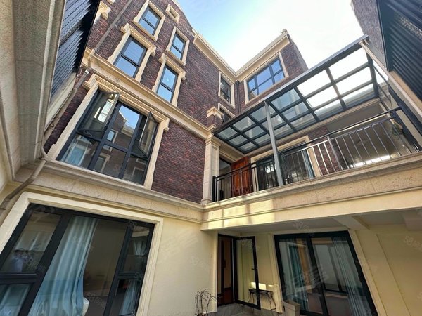 昆明官渡区政府俊发滇池one16组团伊顿庄园滇池one 精装别墅出租 上下